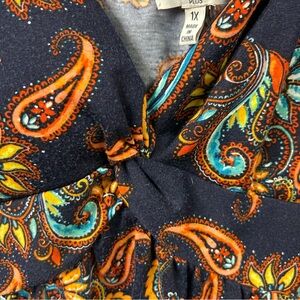 Jamie &‎ Layla navy paisley twisted front in size 1X. Straps unadjustable